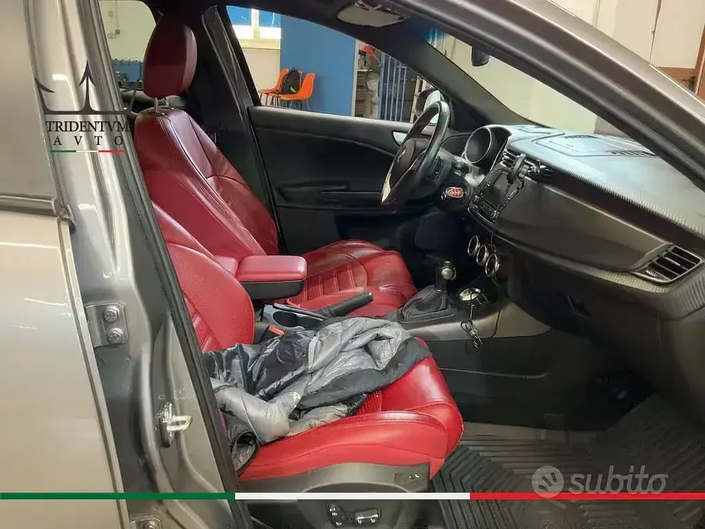 Usata Alfa Romeo Giulietta Veloce 240 CV (176 kW) 2019 Grigio Utilitaria