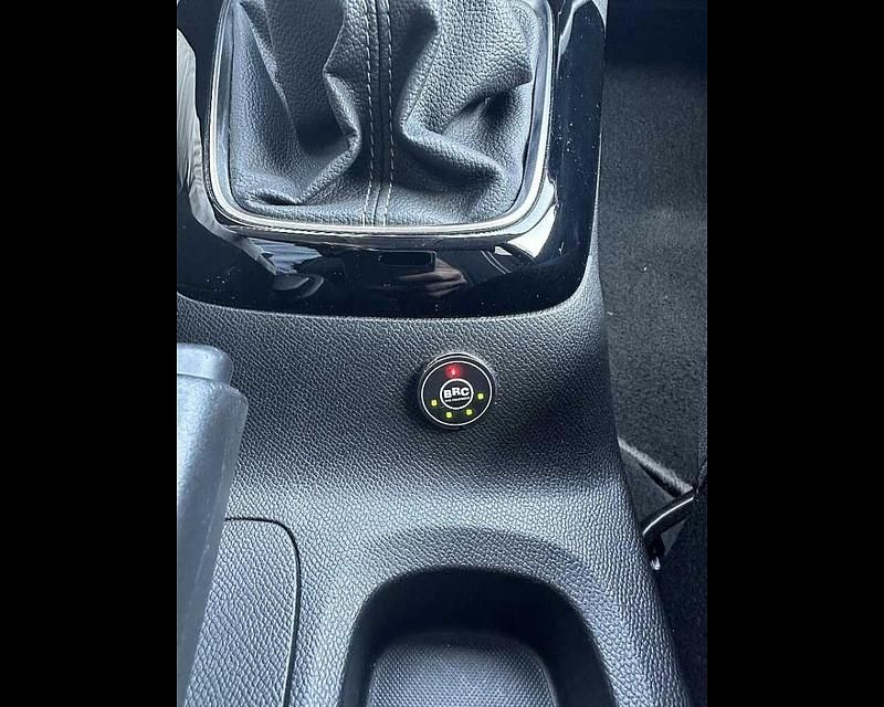 Usata Opel Corsa Design & Tech 75 CV (55 kW) 2023 Blu Utilitaria