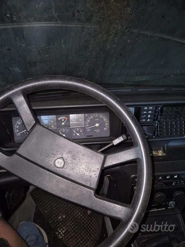 Usata Lancia Prisma 80 CV (58 kW) 1989 Grigio Berlina