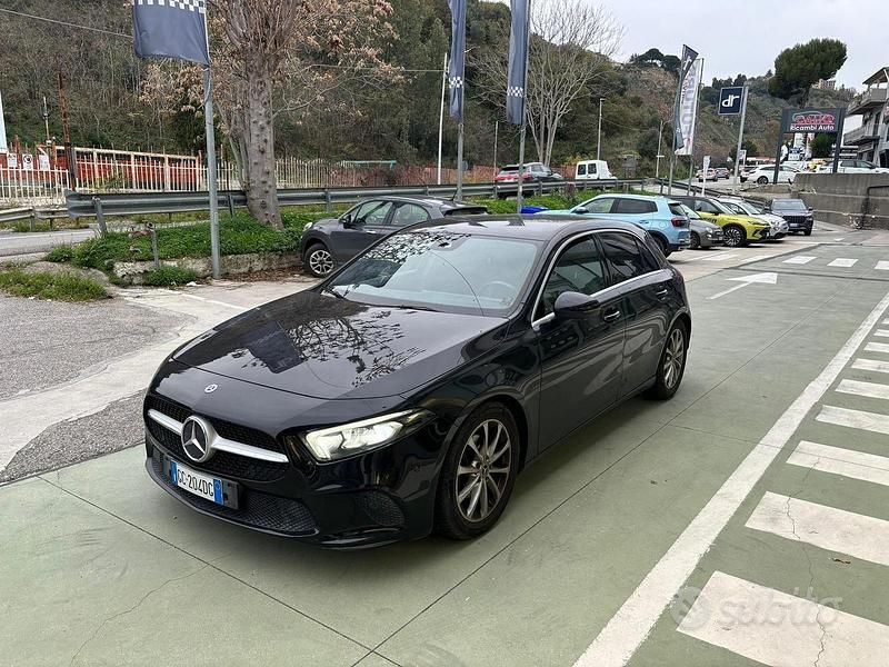 Usata Mercedes A180 136 CV (100 kW) 2019 Nero Berlina