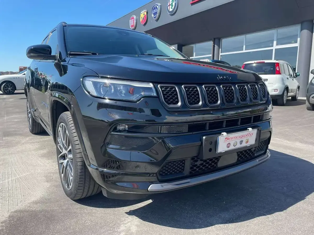 Usata Jeep Compass Summit 131 CV (96 kW) 2025 Nero SUV