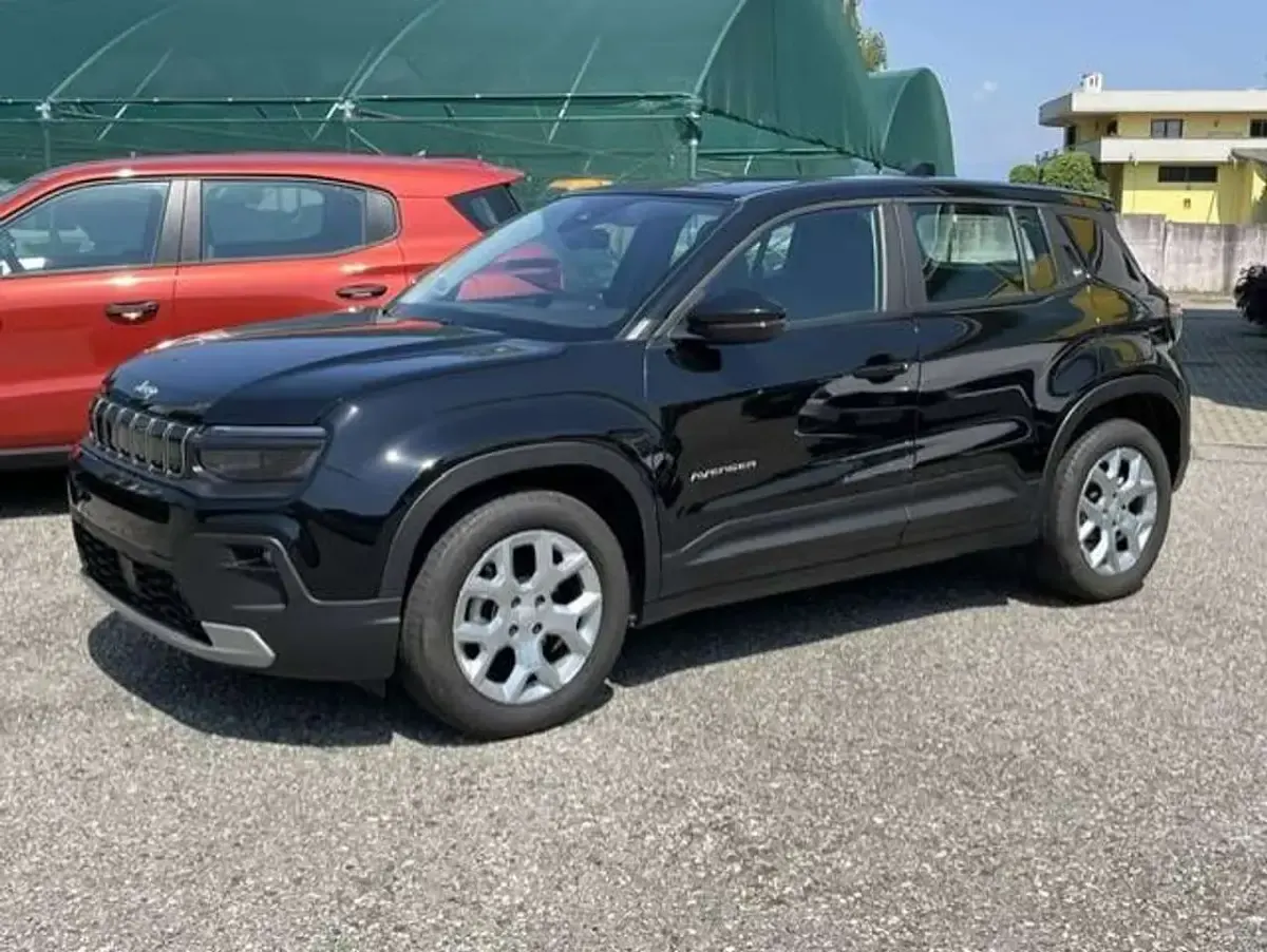 Usata Jeep Avenger Altitude 101 CV (74 kW) 2025 Nero SUV