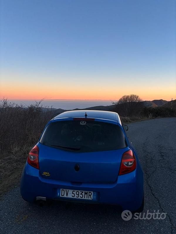 Usado Renault Clio R.S. R.S. 200 CV (147 kW) 2007 Azul Utilitario