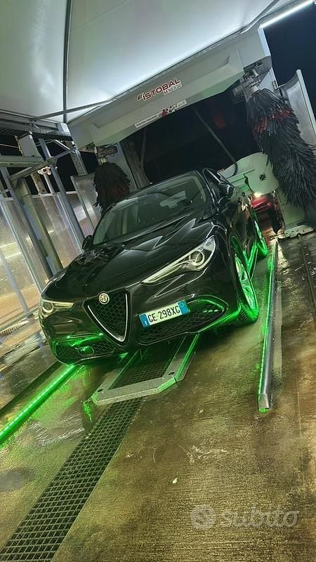 Usata Alfa Romeo Stelvio 160 CV (117 kW) 2021 Nero SUV