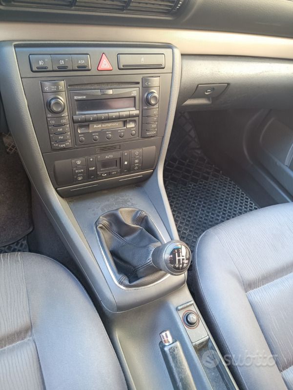 Usata Audi A4 120 CV (88 kW) 2001 Blu Station wagon