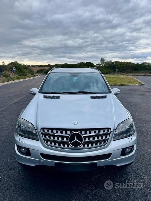 Usata Mercedes ML320 224 CV (164 kW) 2008 Grigio SUV