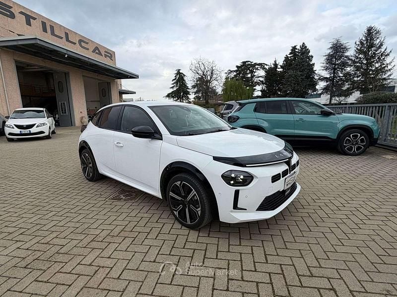 Usata Lancia Ypsilon 101 CV (74 kW) 2025 Bianco Utilitaria