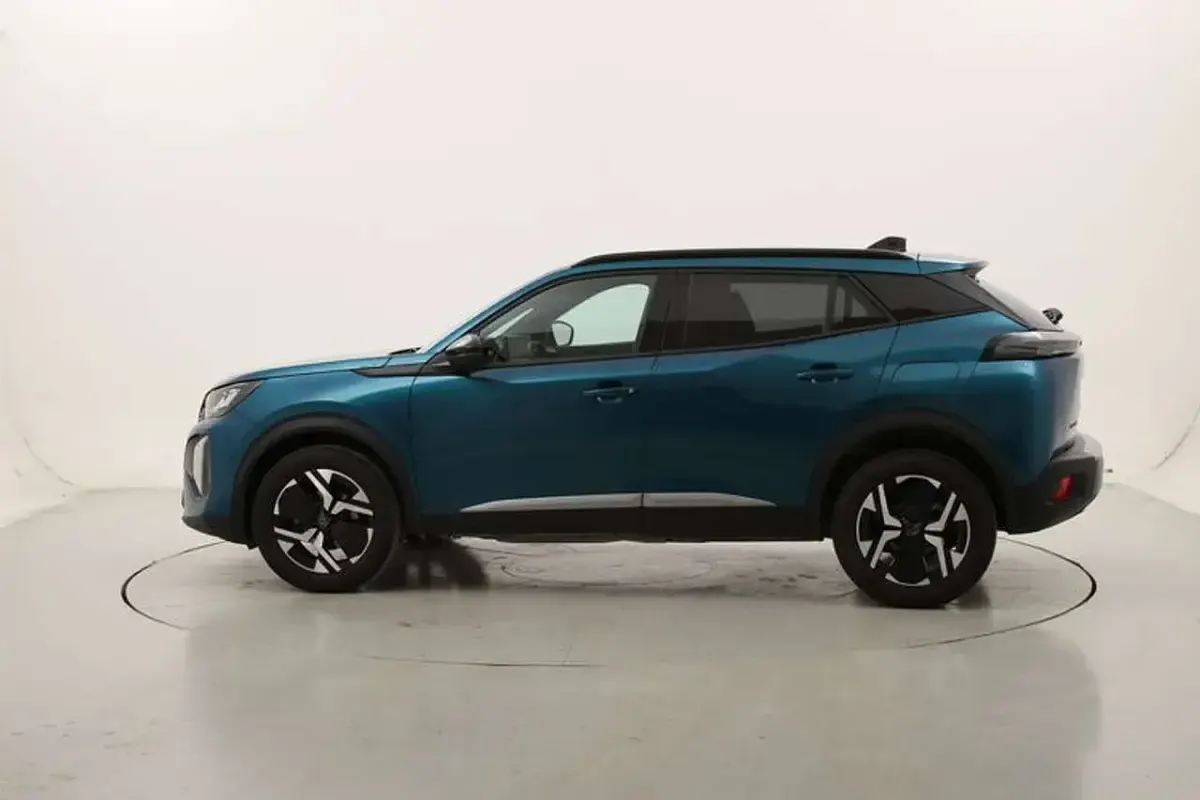 Usata Peugeot 2008 Allure 102 CV (75 kW) 2025 Blu SUV