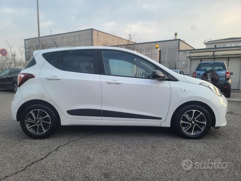 Usata Hyundai i10 67 CV (49 kW) 2019 Bianco Utilitaria