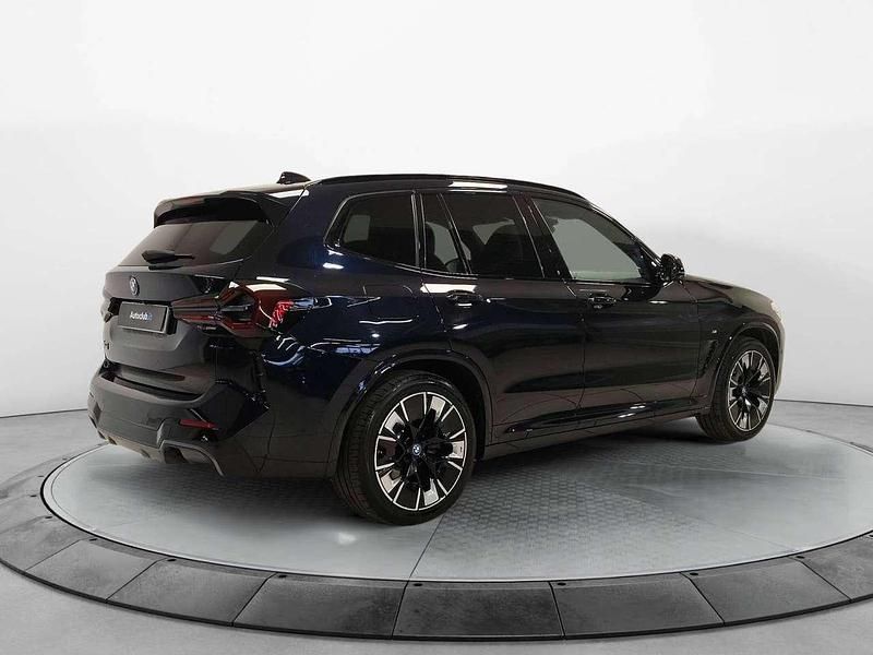 Usata BMW iX3 Impressive 108 kW (148 CV) 2024 Carbon black SUV