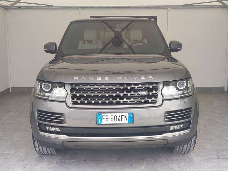 Grigio Usata 2015 Land Rover Range Rover Vogue SUV | 31.000 € - Immagine 1/4