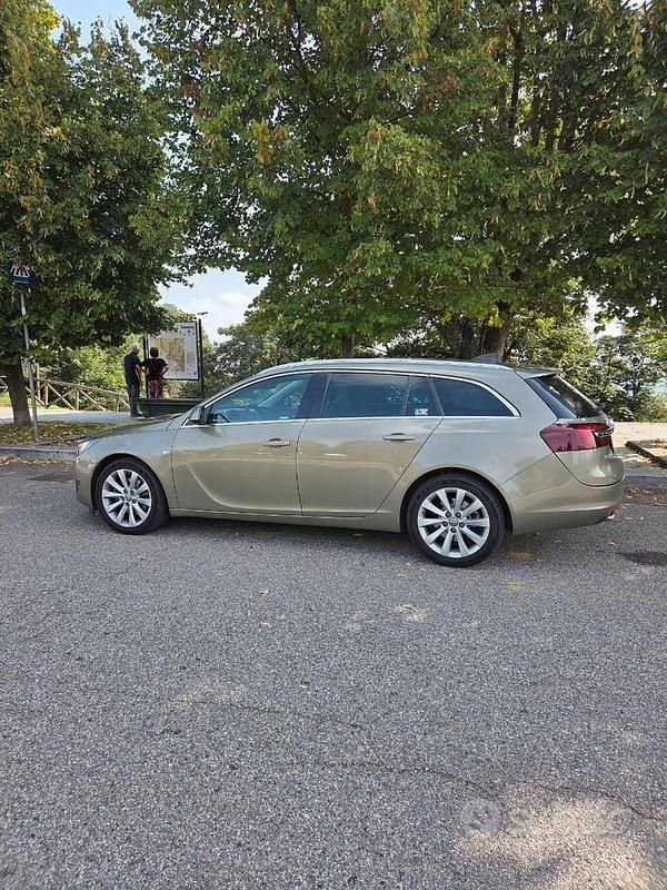 Bronzo Usata 2015 Opel Insignia Cosmo Station wagon | 7500 € (Buon prezzo) - Immagine 1/4