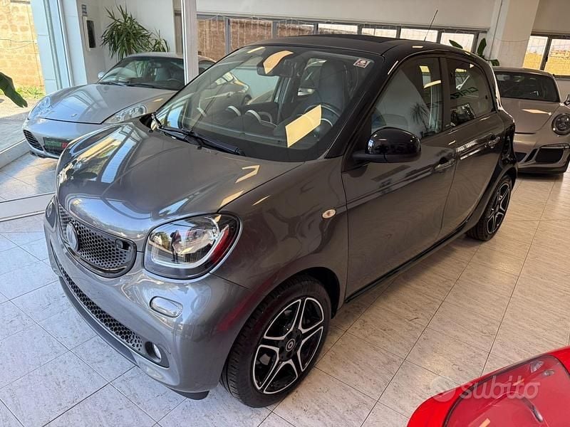 Usata Smart ForFour Prime 90 CV (66 kW) 2015 Grigio Utilitaria