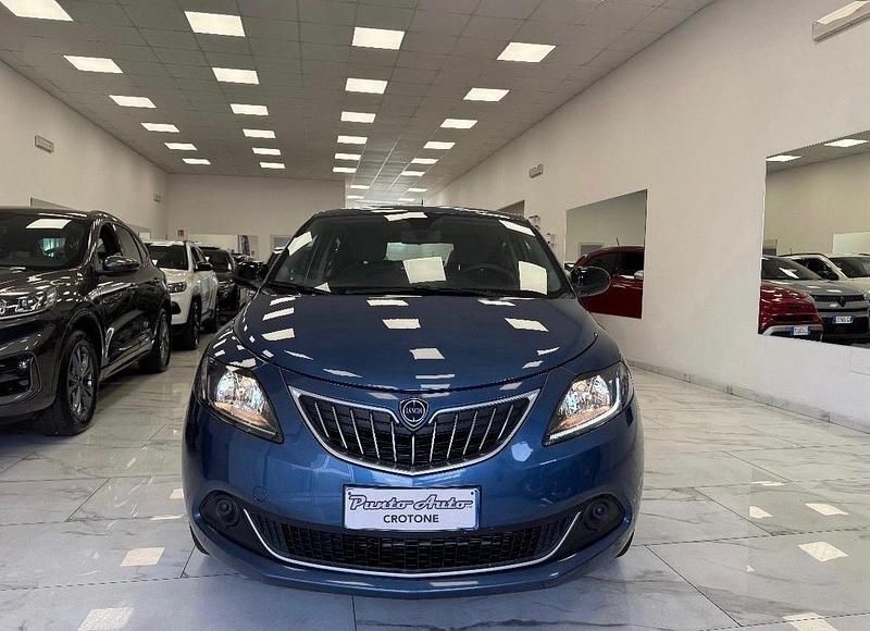 Usata Lancia Ypsilon Silver 69 CV (50 kW) 2024 Blu Utilitaria