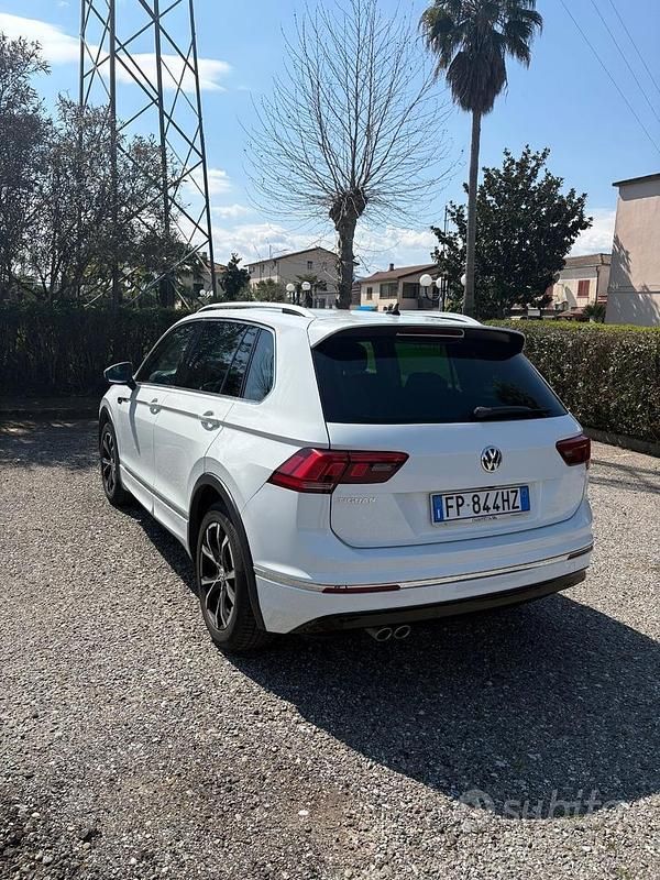 Usata VW Tiguan R-line 150 CV (110 kW) 2018 Nero SUV