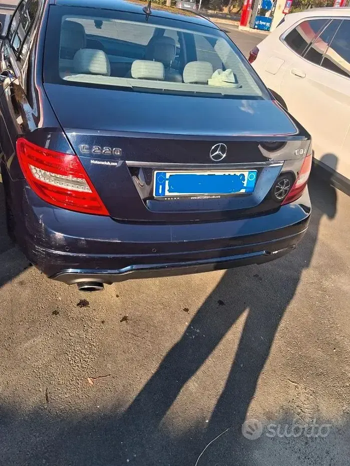 Usata Mercedes C220 Avantgarde 170 CV (125 kW) 2012 Nero Berlina