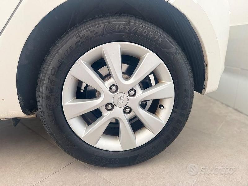 Usata Hyundai i20 Edition 85 CV (62 kW) 2013 Bianco Berlina