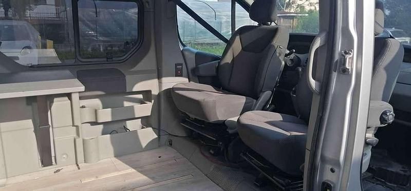Usata Opel Vivaro 150 CV (110 kW) 2008 Monovolume