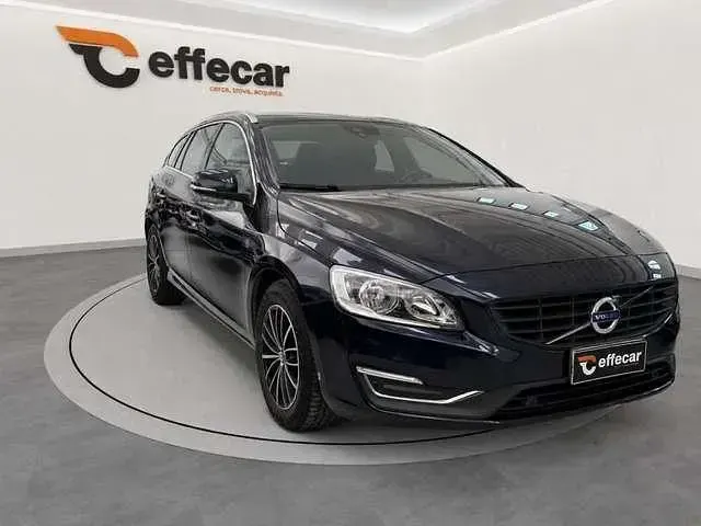 Usata Volvo V60 Ocean Race 120 CV (88 kW) 2016 Vari colori Station wagon