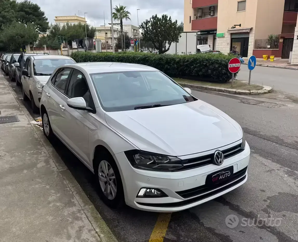 Begagnad VW Polo Highline 95 HK (69 kW) 2020 Svart Halvkombi