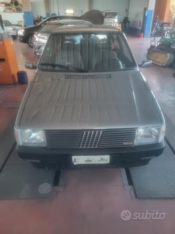 Occasion Fiat Uno 105 ch (77 kW) 1987 Gris Citadine