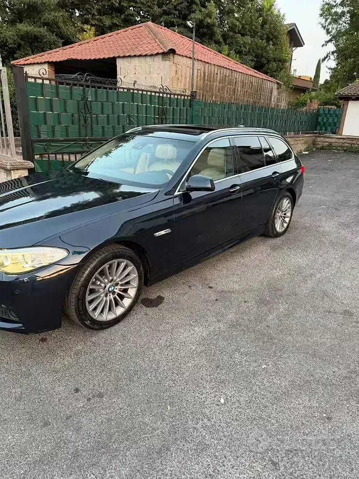 Usata BMW 520 184 CV (135 kW) 2012 Nero Station wagon