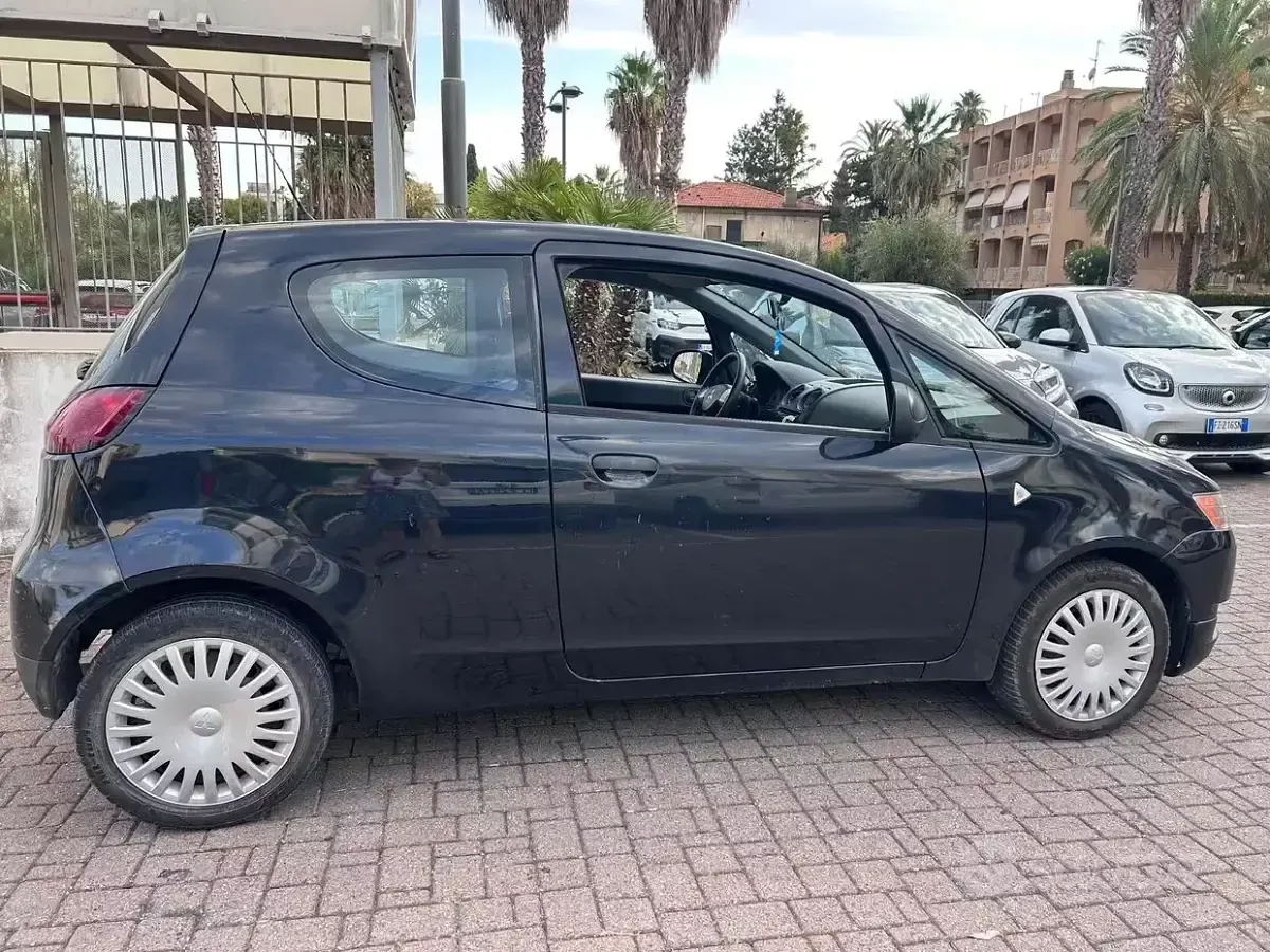Usata Mitsubishi Colt 75 CV (55 kW) 2009 Nero Utilitaria