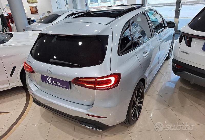 Usata Mercedes B200 149 CV (109 kW) 2019 Grigio Monovolume