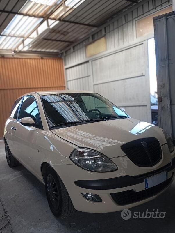 Usata 2006 Lancia Ypsilon Due volumi | 3500 € (Cara) - Immagine 1/4