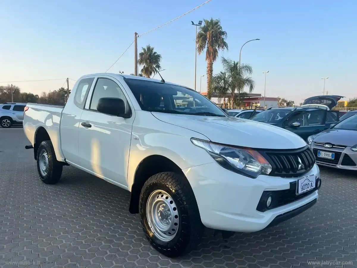 Usata Mitsubishi L200 154 CV (113 kW) 2018 Bianco Pick-up