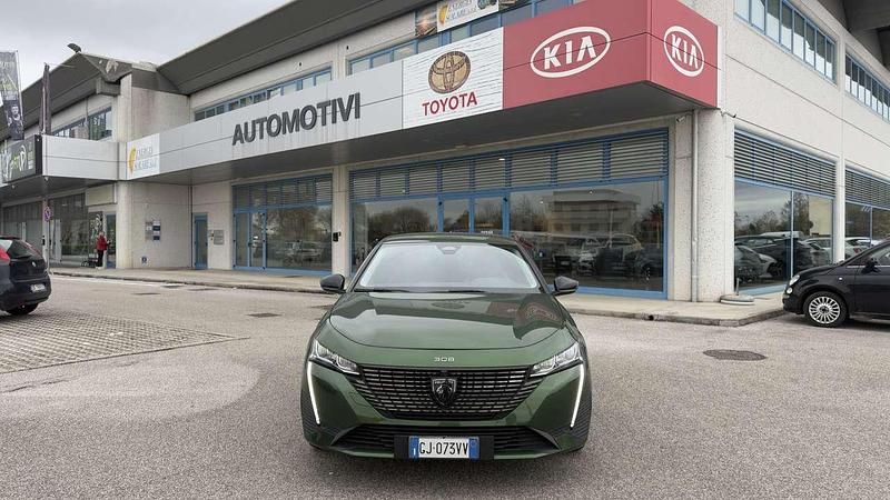 Verde Usata 2022 Peugeot 308 Allure Tre volumi | 18.300 € (Cara) - Immagine 1/4