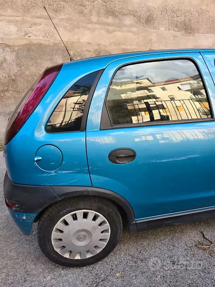Usata Opel Corsa 75 CV (55 kW) 2003 Bluazzurro Utilitaria