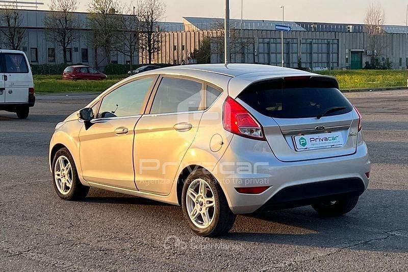 Usata Ford Fiesta Titanium 60 CV (44 kW) 2014 Gray Utilitaria