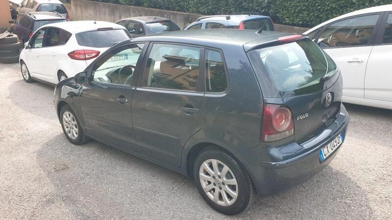 Usata VW Polo Sportline 101 CV (74 kW) 2005 Blu Berlina