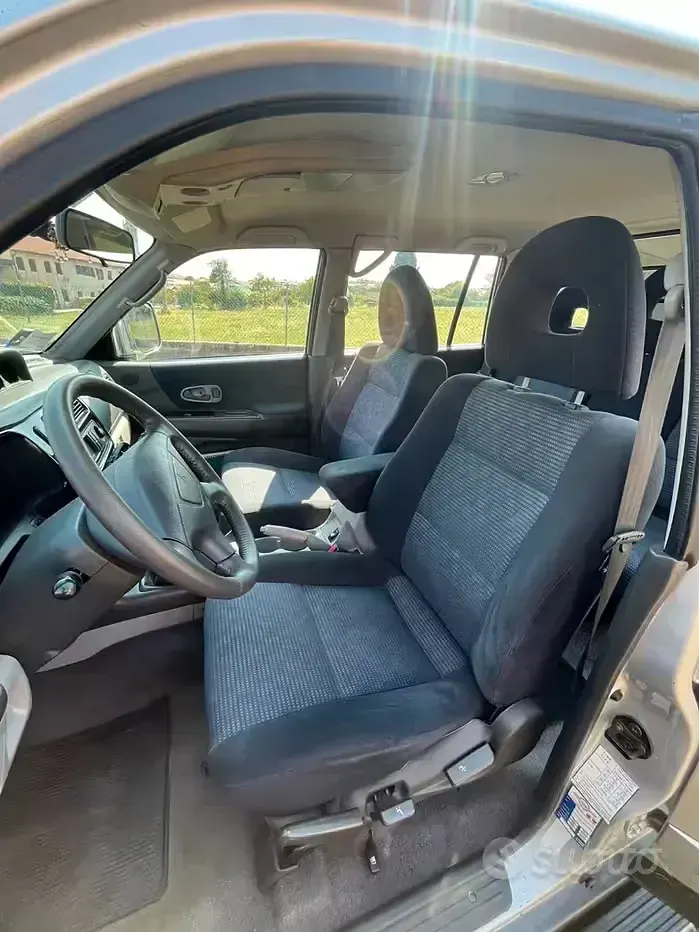 Usata Mitsubishi Pajero 115 CV (84 kW) 2001 Grigio SUV