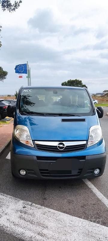 Usata Opel Vivaro 113 CV (83 kW) 2014 Blu Monovolume