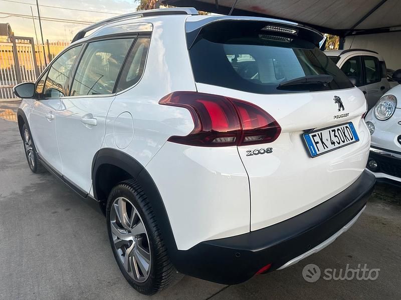 Usata Peugeot 2008 Allure 120 CV (88 kW) 2017 Bianco SUV