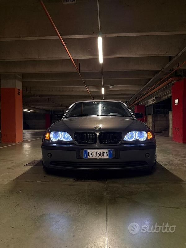 Grigio Usata 2004 BMW 316 Comfort Edition Tre volumi | 6000 € - Immagine 1/4