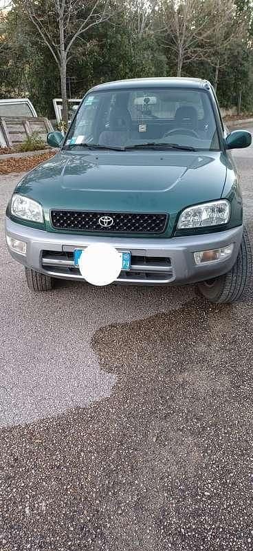 Verde Usata 1999 Toyota RAV4 SUV | 7000 € (Buon prezzo) - Immagine 1/4