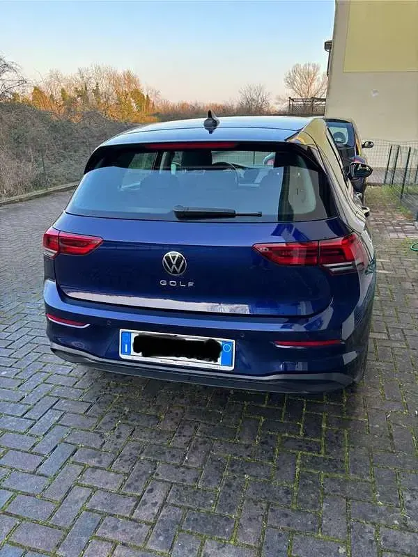 Usata VW Golf VIII Life 110 CV (80 kW) 2020 Blu Berlina