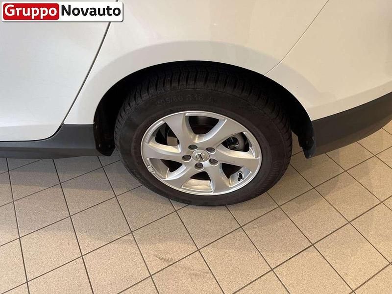 Usata Volvo V40 120 CV (88 kW) 2018 Bianco Utilitaria