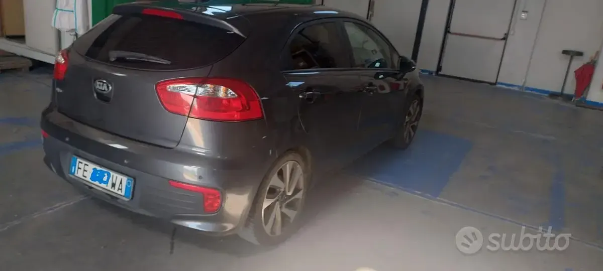 Usata Kia Rio 85 CV (62 kW) 2016 Grigio Utilitaria