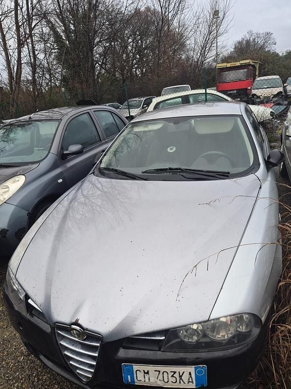 Usata Alfa Romeo 156 Distinctive 140 CV (102 kW) 2004 Grigio Berlina