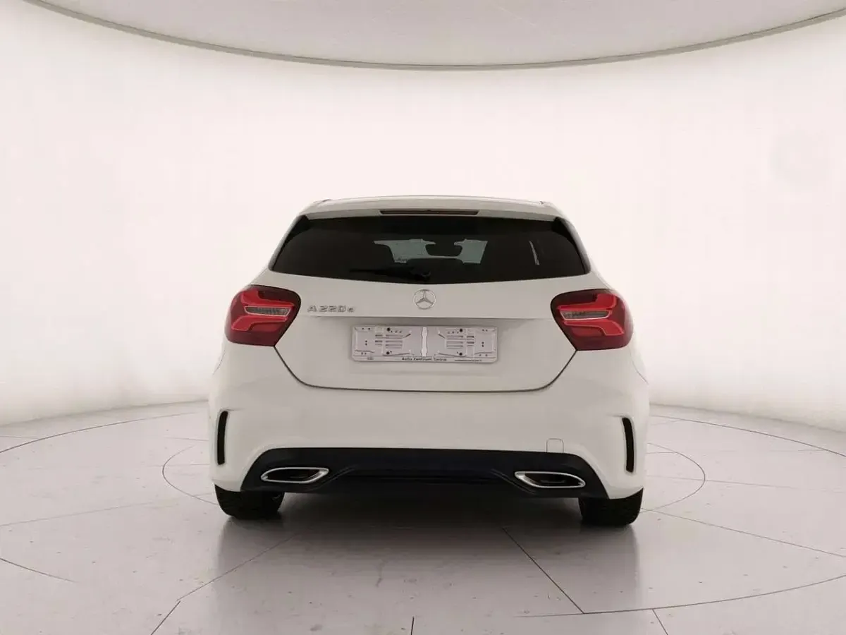 Usata Mercedes A220 Premium 177 CV (130 kW) 2017 Bianco Utilitaria