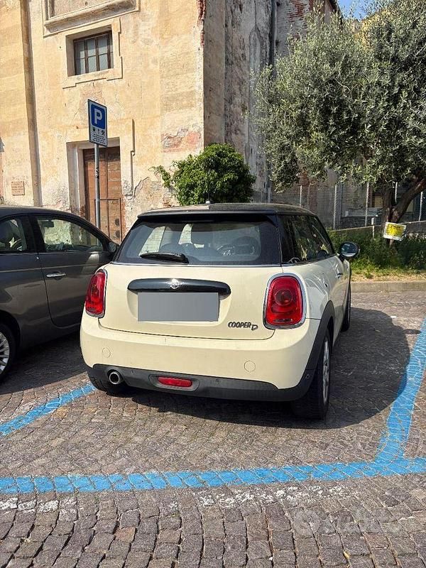Usata Mini Cooper D 116 CV (85 kW) 2019 Bianco Utilitaria