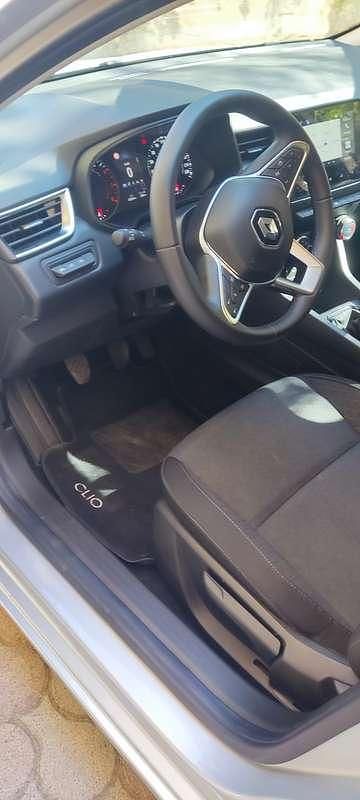 Usata Renault Clio V Techno 91 CV (66 kW) 2023 Argento Berlina