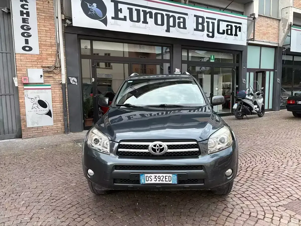 Usata Toyota RAV4 Luxury 177 CV (130 kW) 2008 Blu SUV