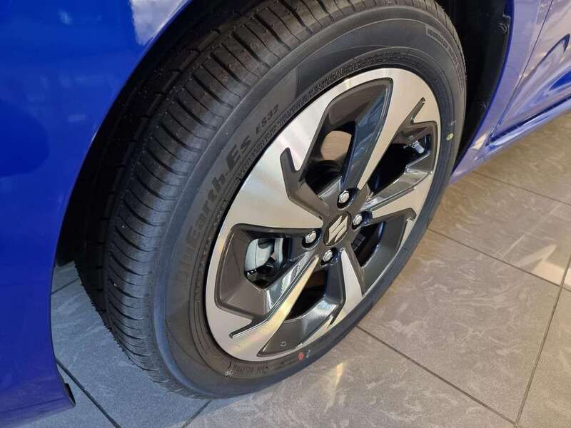Usata Suzuki Swift 83 CV (61 kW) 2024 Blu/azzurro Utilitaria
