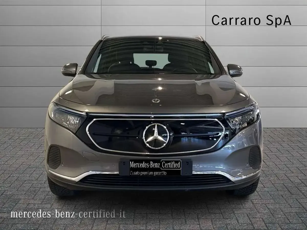 Usata Mercedes EQA250+ 94 kW (129 CV) 2023 Grigio montagna SUV