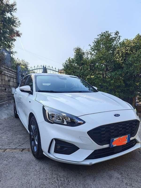 Usata 2021 Ford Focus ST-Line X Tre volumi | 15.000 € (Super prezzo) - Immagine 1/4
